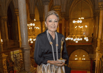 Farah-Pahlavi-recipient-of-this-years’-Hope-Award-at-The-Look!-Women-of-the-Year