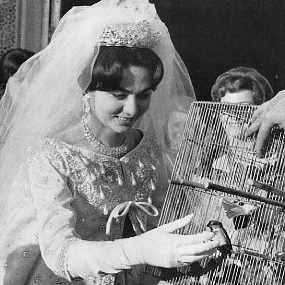 Queen-Farah-Pahlavi-Royal-Wedding-1.jpg